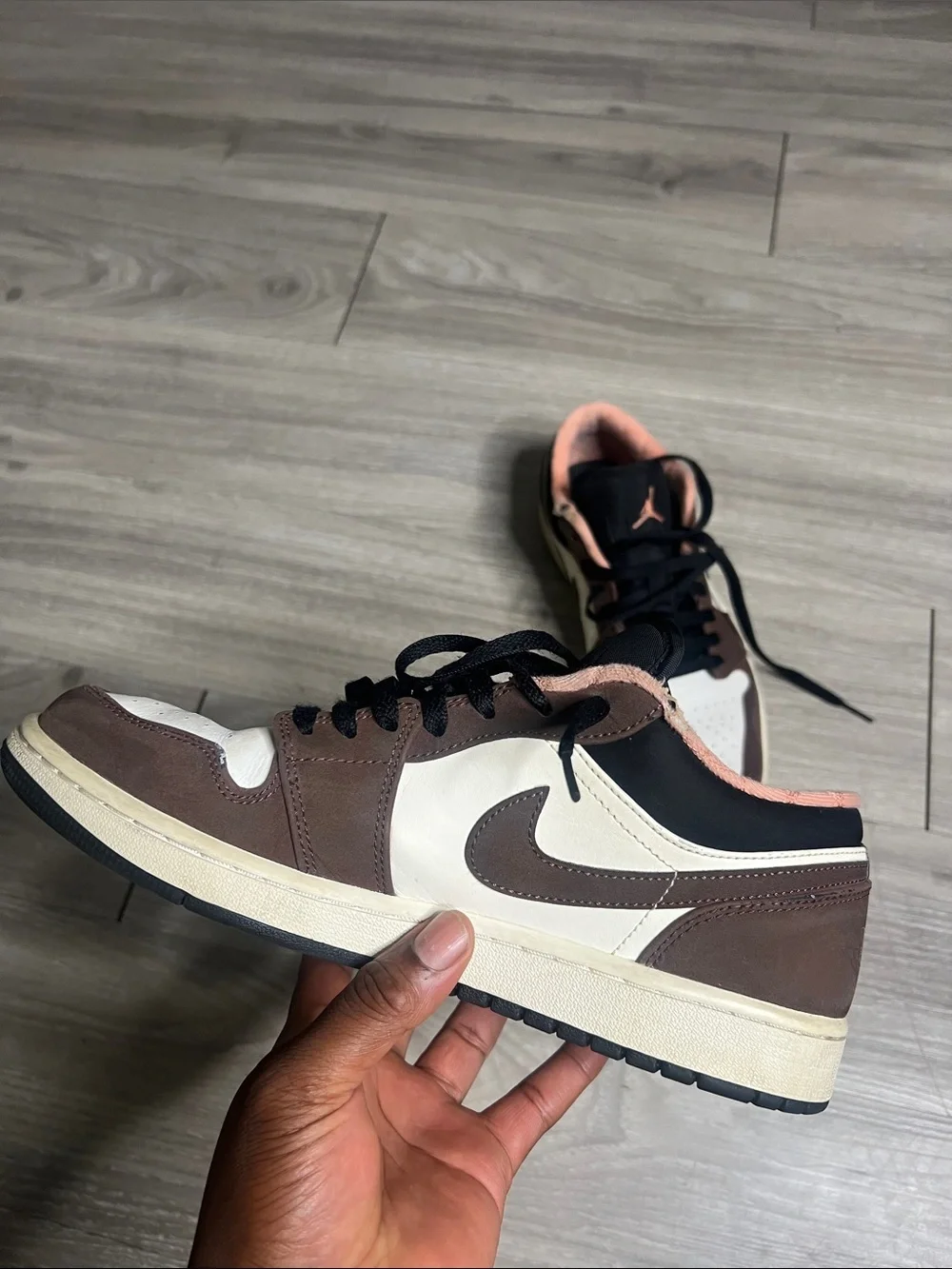 Jordan 1 Low Mocha Brown (9.5)